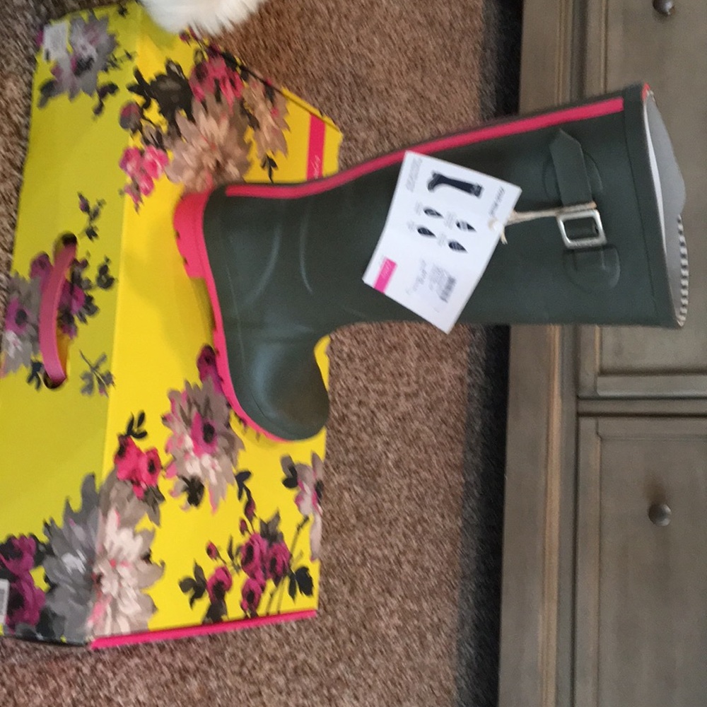 NWT Joules Rain boots SIZE 7